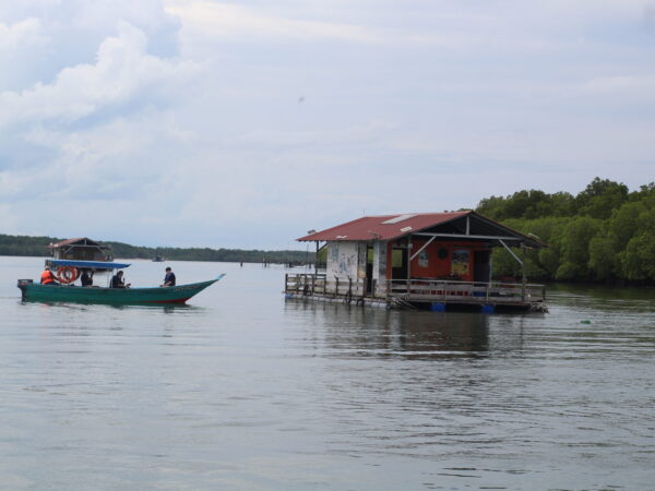 Pontoon House